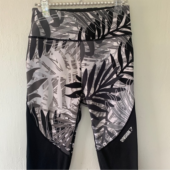 Gymshark Paradise Leggings - Picture 7 of 11